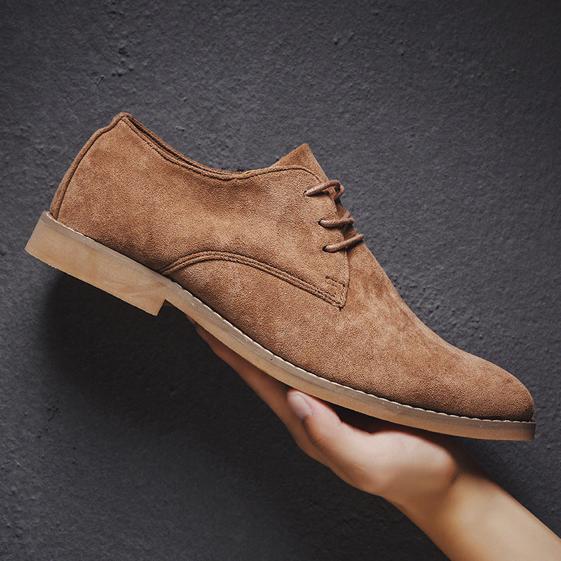 Calçado masculino elegante de estilo clássico, ideal para moda executiva e eventos. Sapatos formais com conforto.