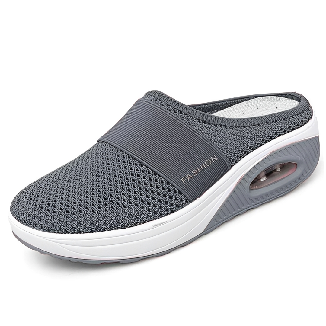 Par de sapatos femininos confortáveis, com design contemporâneo para uso casual e diário.