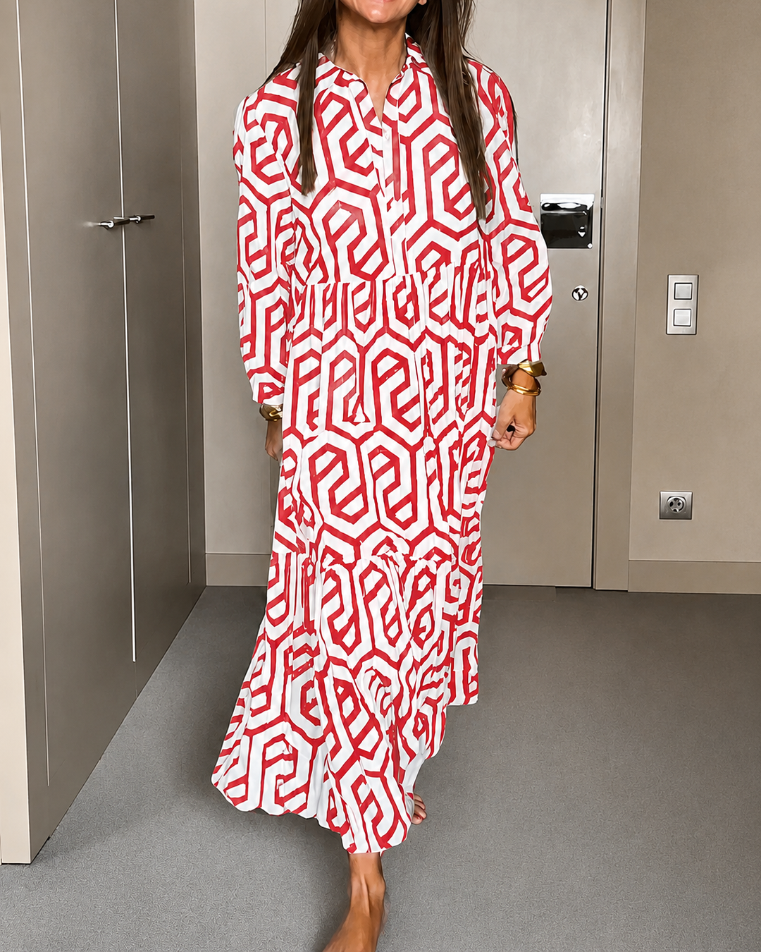 Vestido midi feminino solto com manga comprida, disponível em preto e vermelho. Perfeito para look casual confortável.