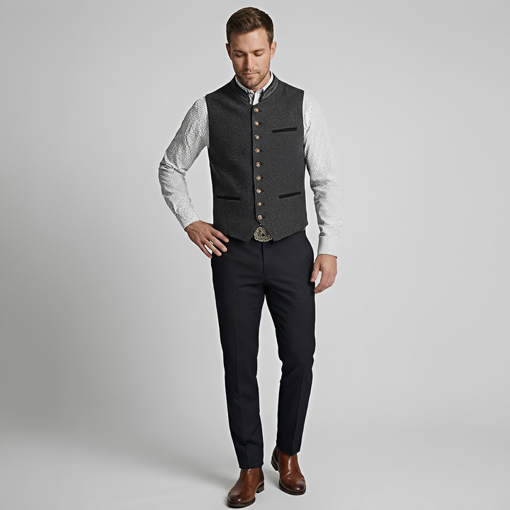 Colete masculino cinza, elegante e casual. Roupa masculina moderna para verão, ideal para um estilo sem mangas e versátil.