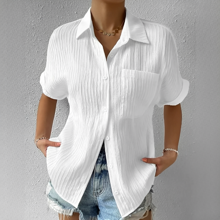 Camisa feminina casual de manga curta branca para verão/primavera. Confortável e elegante, ideal para o dia a dia.