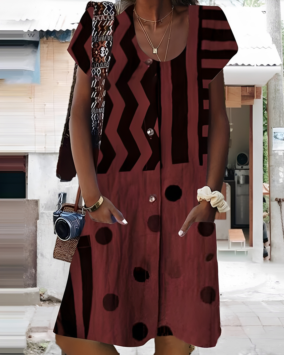 Vestido feminino mini versátil com botões, estilo casual chic para o verão. Perfeito para moda feminina e passeios diurnos.
