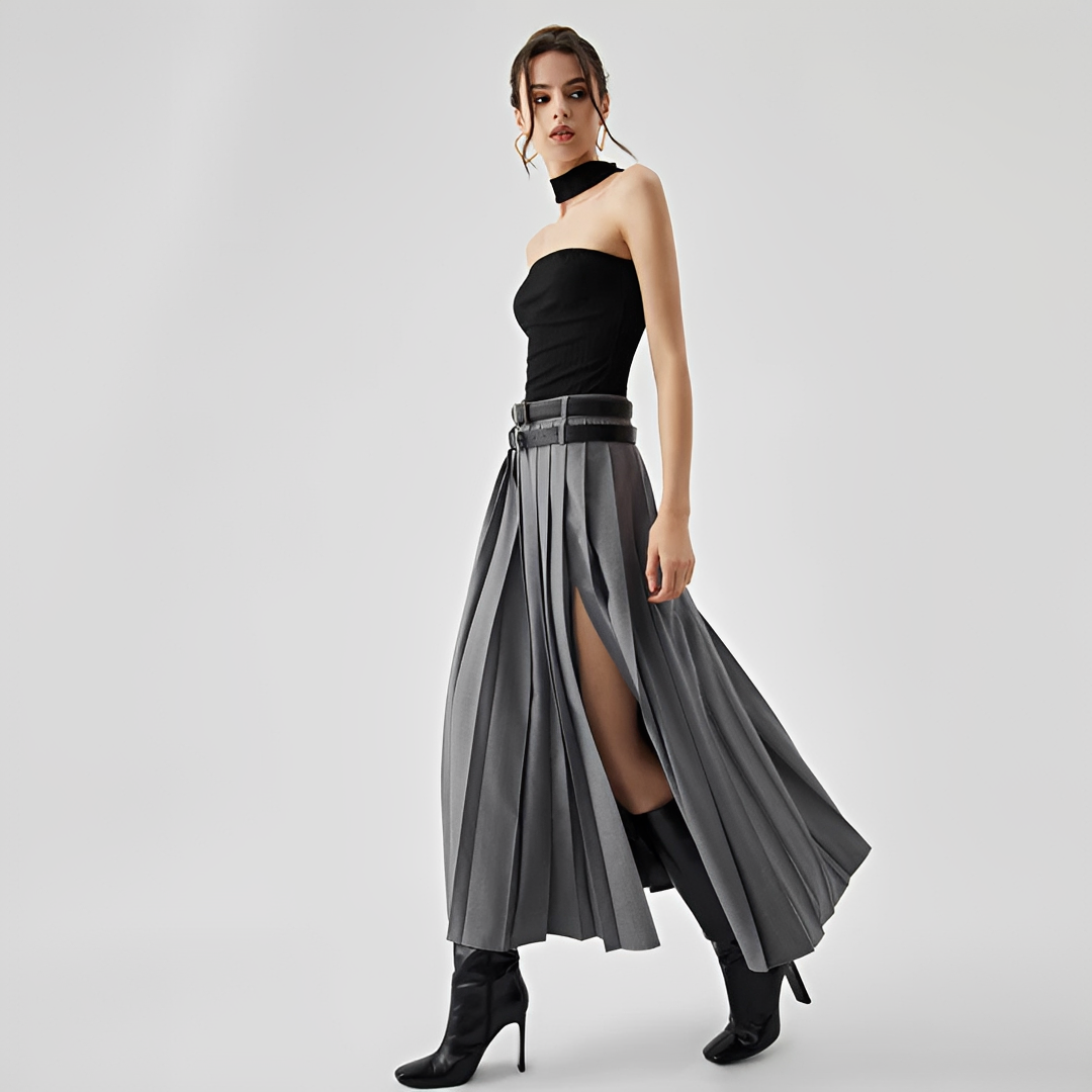 Saia maxi feminina plissada com fenda, elegante e confortável para looks de verão casuais e chiques.