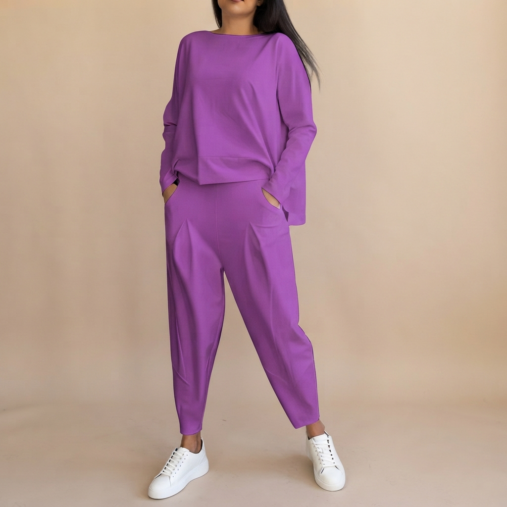 Conjunto feminino casual elegante, estilo diário. Blusa e calças soltas para moda confortável e versátil.