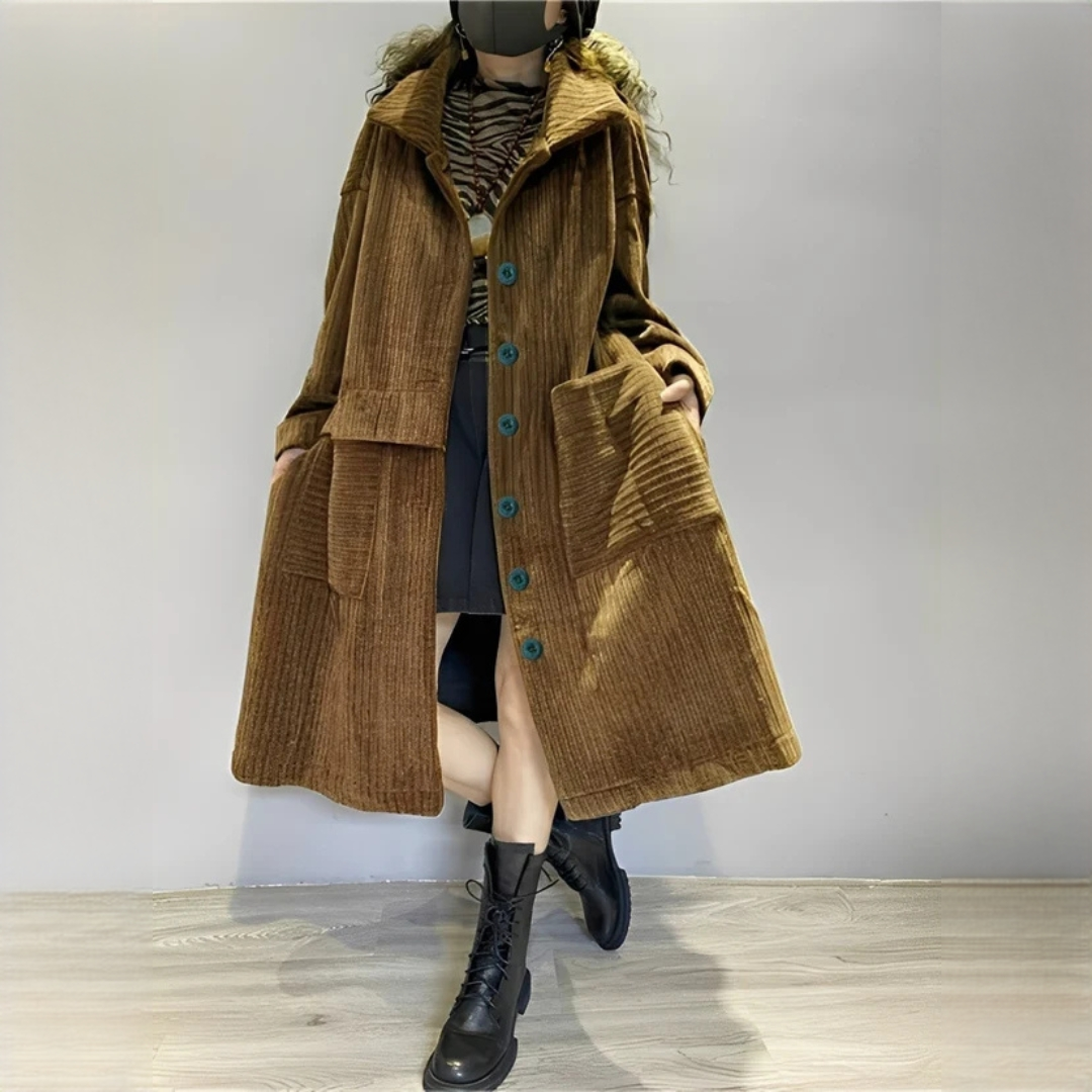 Jaqueta Feminina Alethea de inverno, estilo atemporal. Perfeita para outono/inverno, oferece conforto e moda versátil.