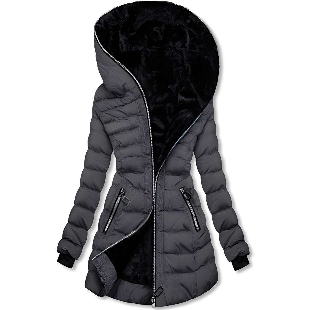 Look de inverno com jaqueta feminina moderna e capuz, combinando moda, estilo e proteção térmica.