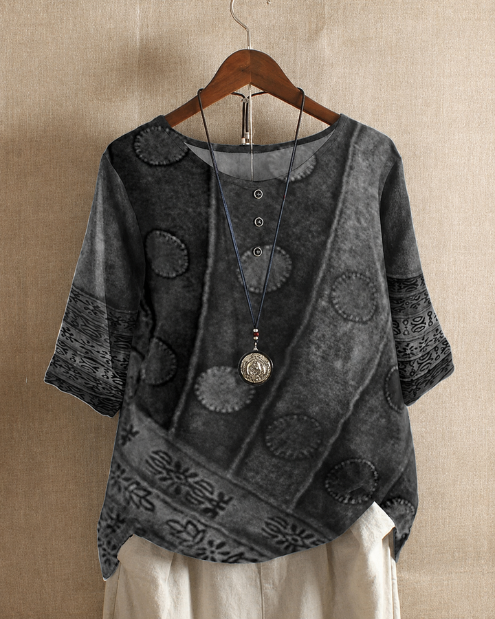 Blusa feminina Ferlisha solta, perfeita para um look casual de verão. Conforto e estilo versátil para o dia a dia.