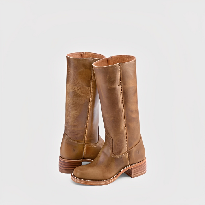 Botas femininas vermelhas de salto alto. Estilo clássico, elegante e confortável para a moda inverno feminina.