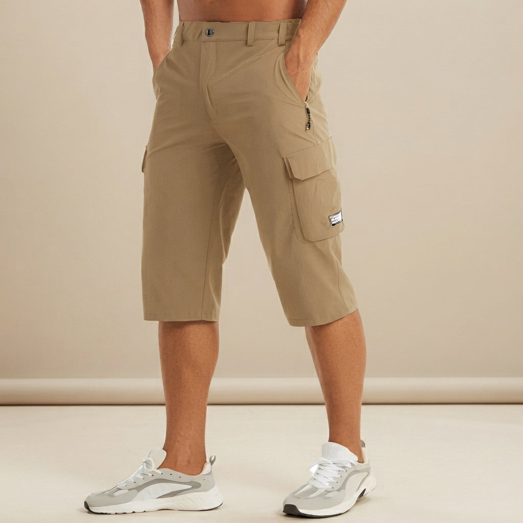 Moda masculina: shorts cargo elásticos e confortáveis para um estilo casual. Versatilidade e praticidade em qualquer ocasião.