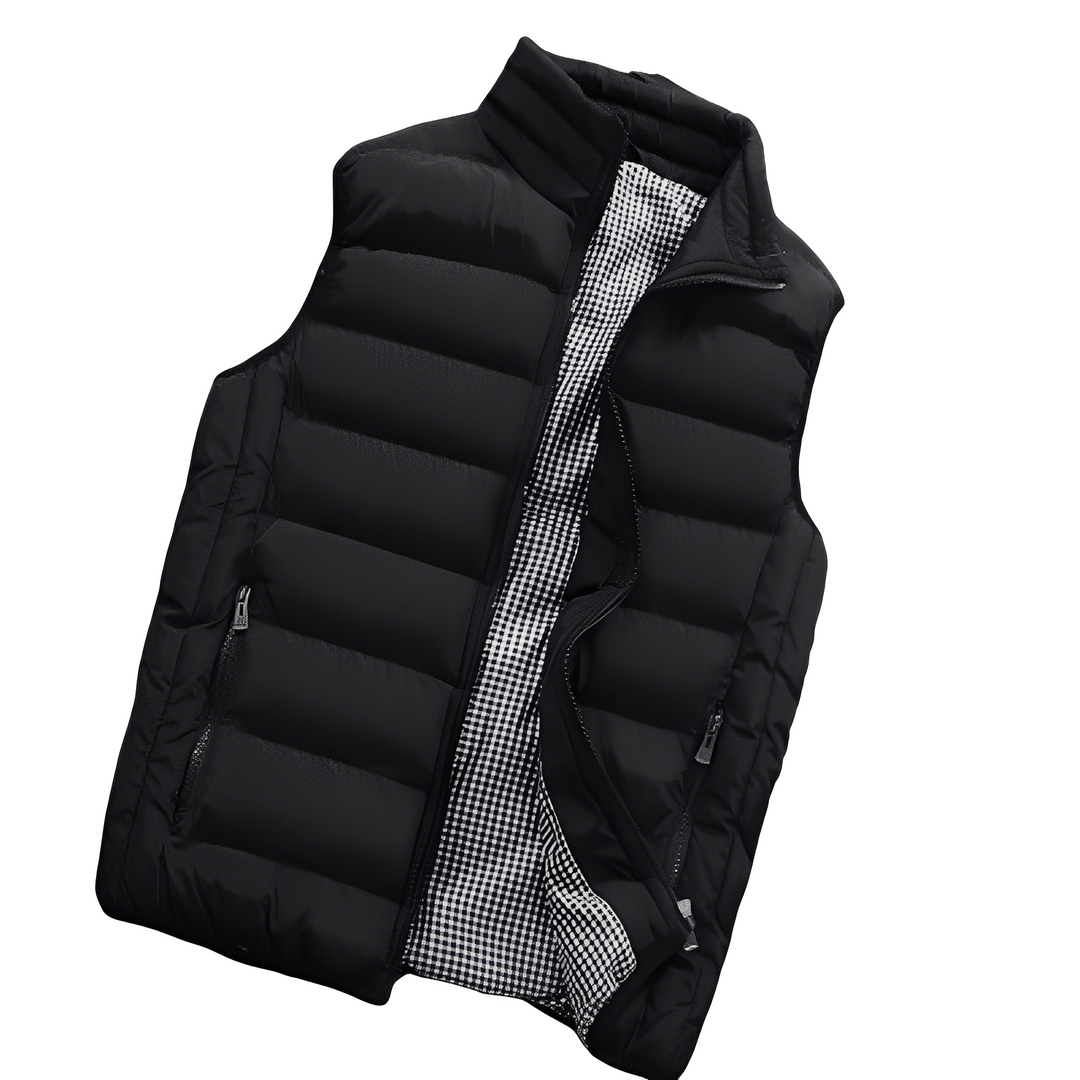 Colete masculino acolchoado sem mangas, ideal para atividades e viagens no frio, garantindo conforto e movimento.