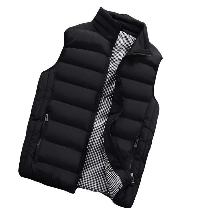 Colete masculino acolchoado sem mangas, ideal para atividades e viagens no frio, garantindo conforto e movimento.