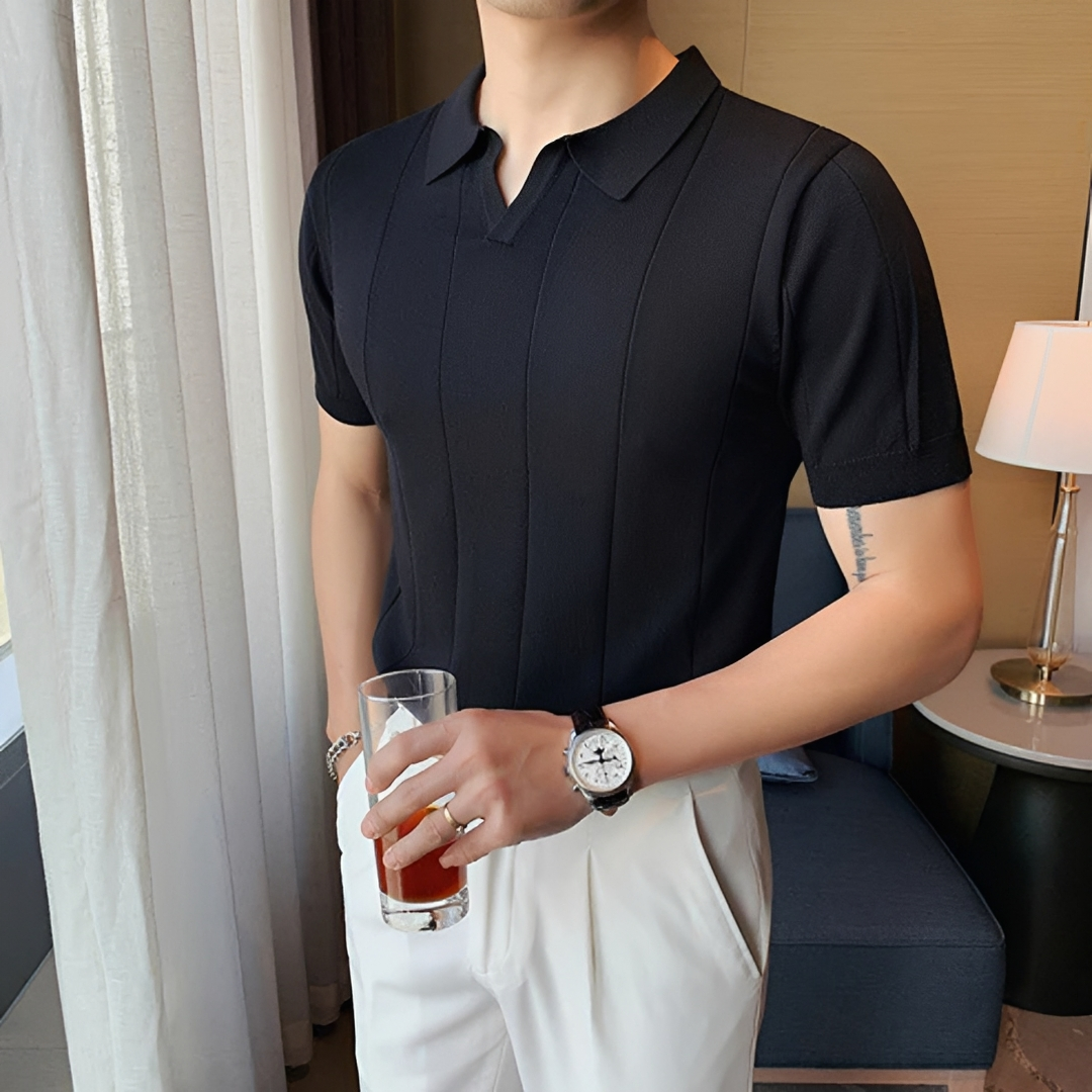 Polo masculina moderna e confortável de manga curta, para um visual casual e elegante. Roupa ideal para o verão.