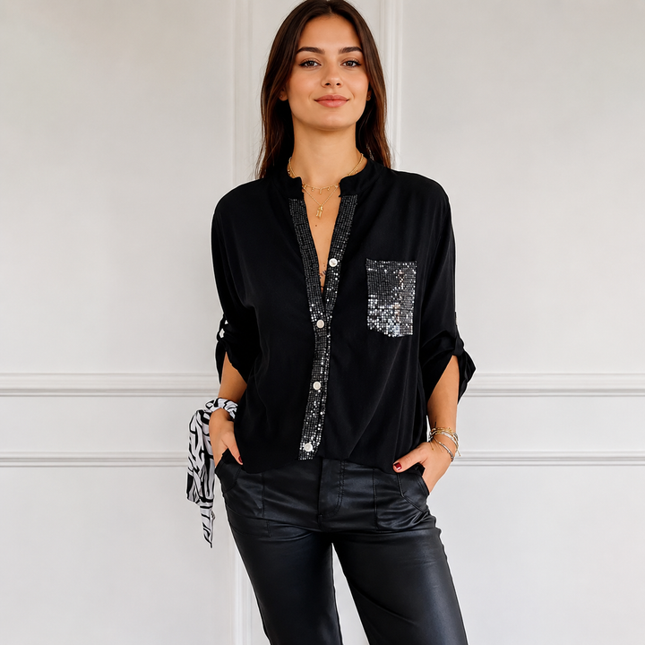 Blusa feminina Chalise elegante com botões, perfeita para moda verão e trabalho. Peça versátil e casual chic.