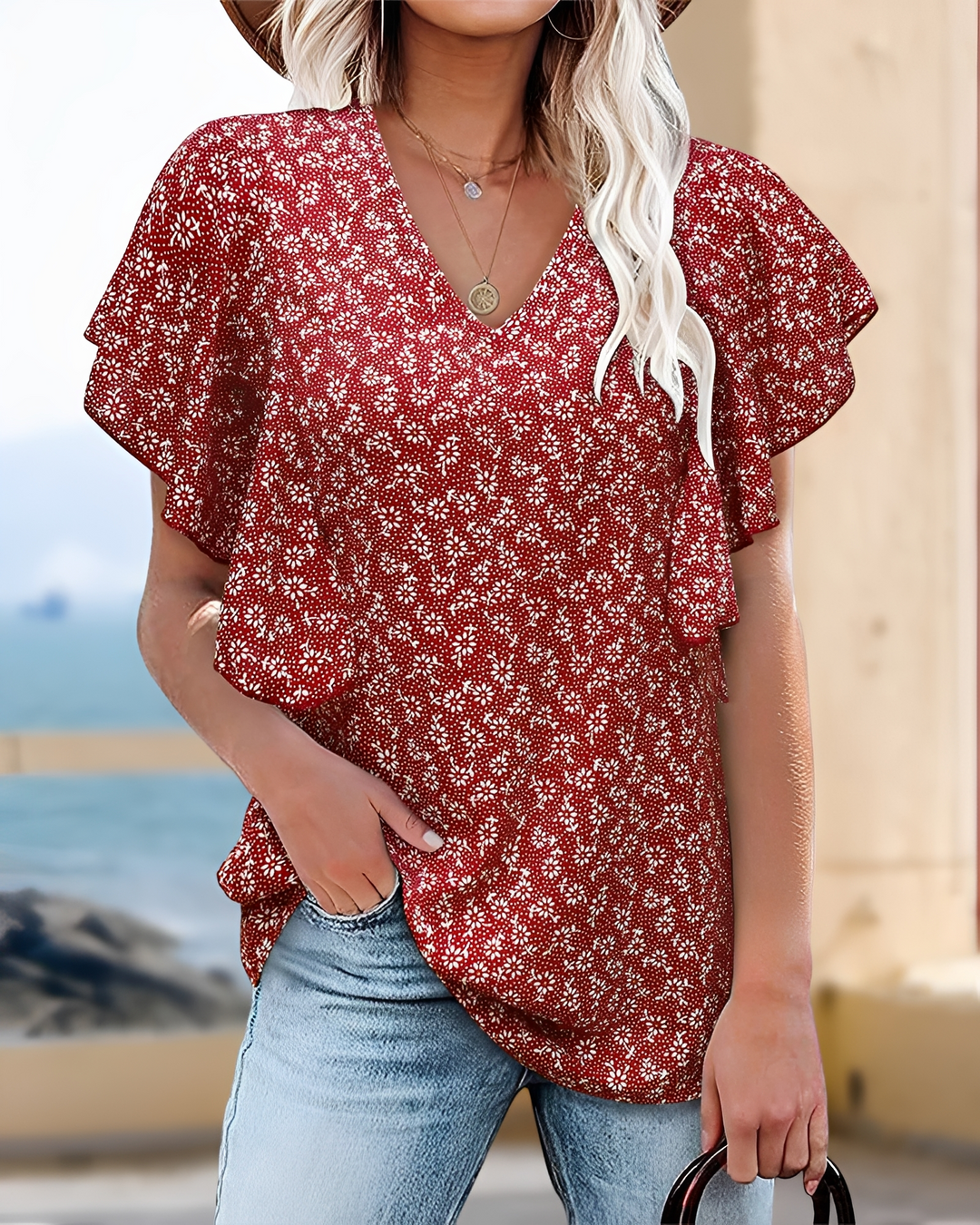 Blusa feminina elegante com decote V, mangas curtas, ideal para verão casual e trabalho. Conforto e moda versátil.