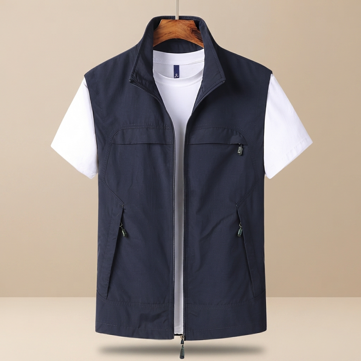 Colete masculino leve para o verão, estilo casual. Conforto e roupa masculina essencial.