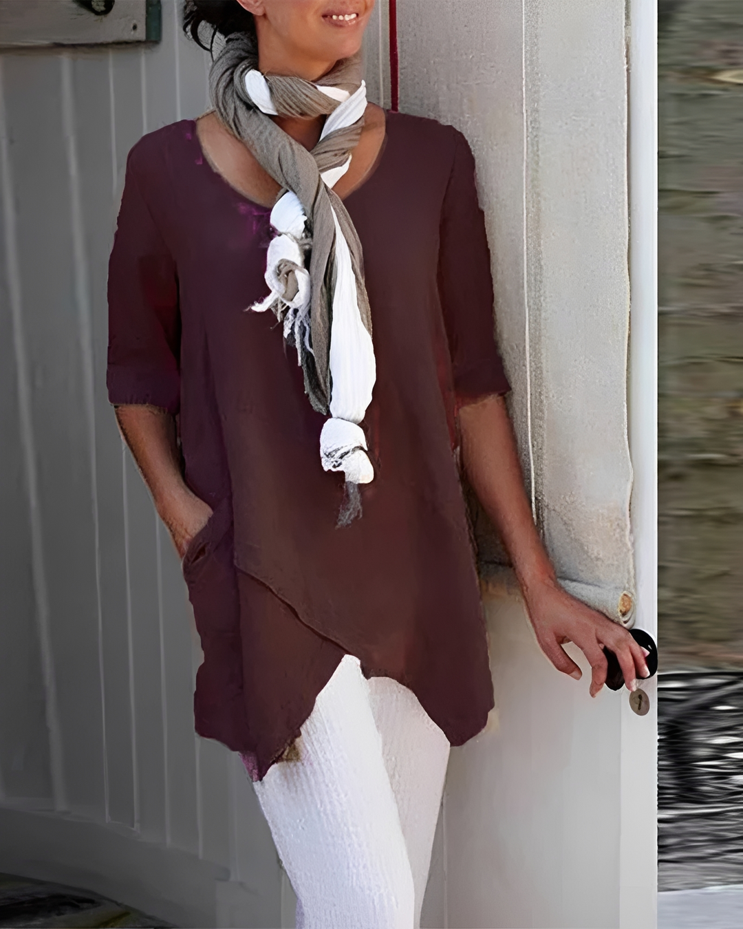 Top feminino versátil e confortável de gola redonda. Perfeito para o estilo casual e elegante do dia a dia.
