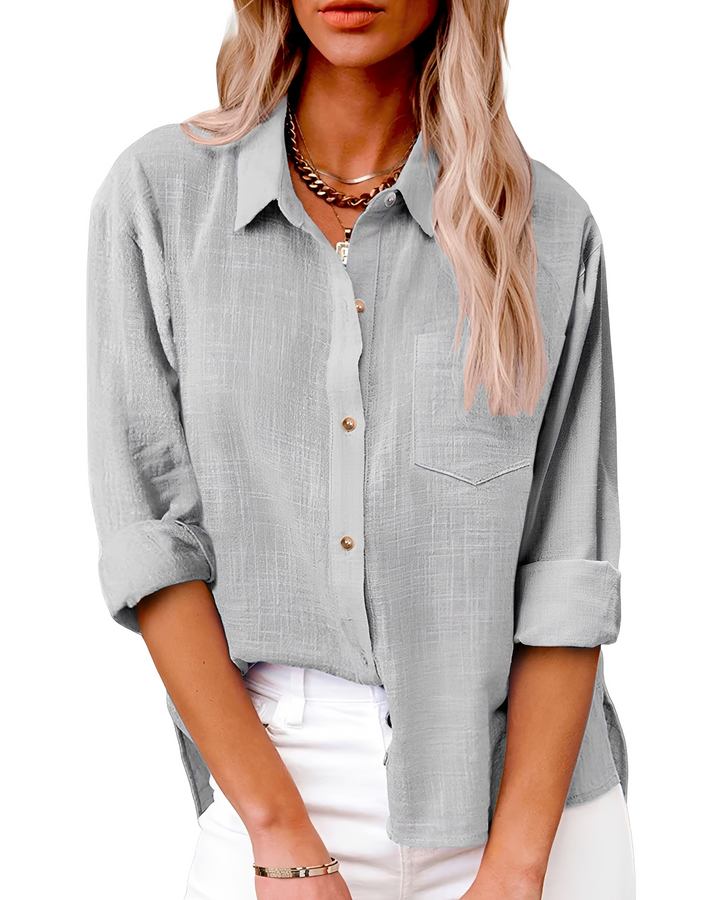 Camisa feminina de verão moderna com botões, estilo casual chique para dias ensolarados.