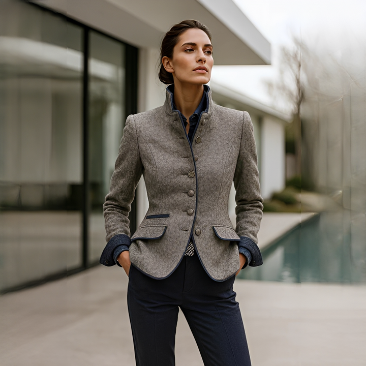 Cardigã feminino Valerie gola alta, tricotado, para sobreposição elegante e casual no outono/inverno.