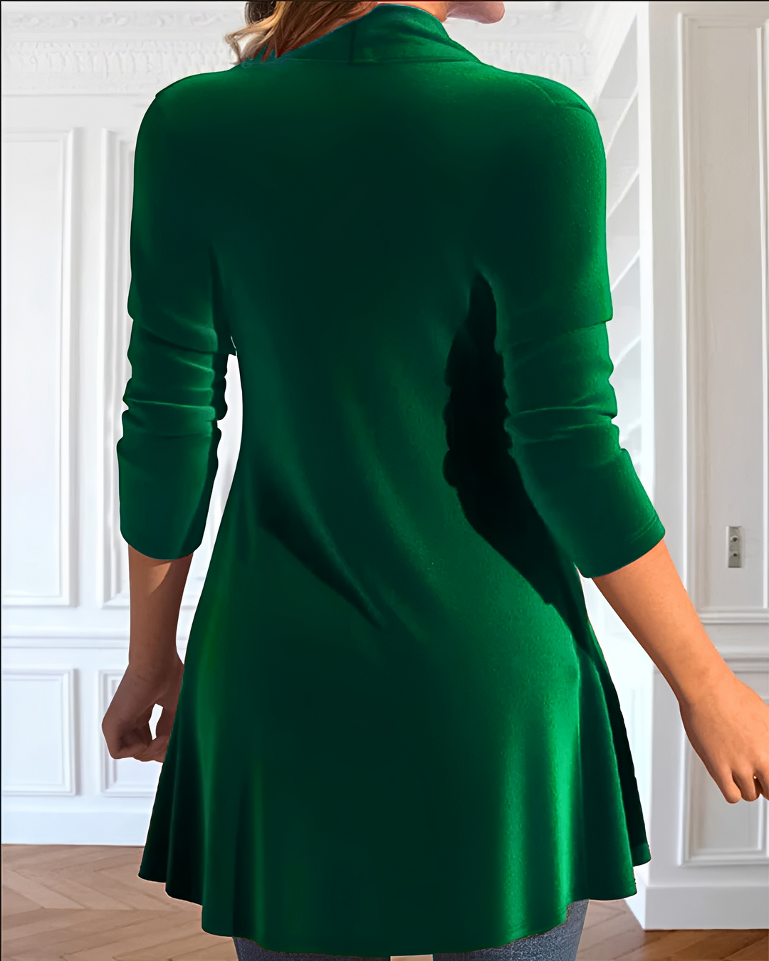 Top feminino versátil com lantejoulas e babados, perfeito para o estilo primavera verão e looks sofisticados.