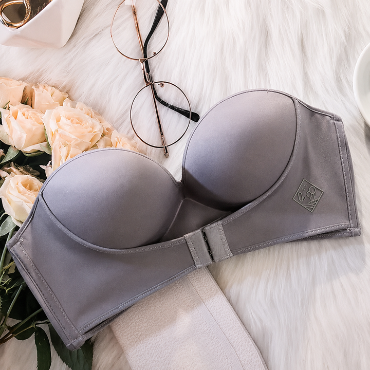 Sutiã tomara que caia push-up feminino, sem alças, ideal para conforto e elegância em looks discretos de verão.