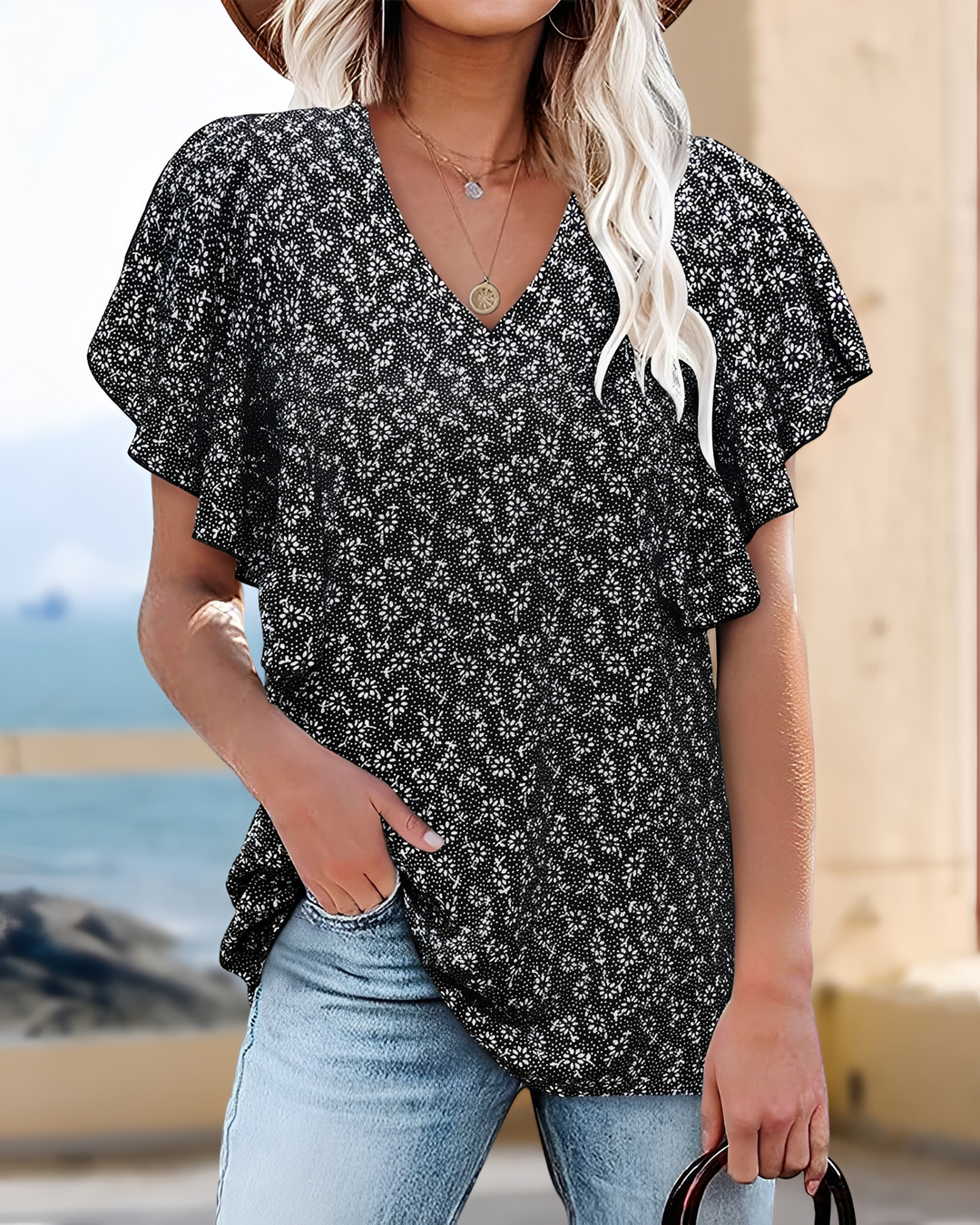 Blusa feminina com decote V, estilo casual chique para o verão. Perfeita para festa, trabalho ou uso diário com conforto.