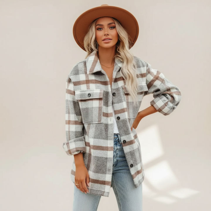 Blusa feminina quadriculada com botões, um top casual e confortável para o dia a dia.