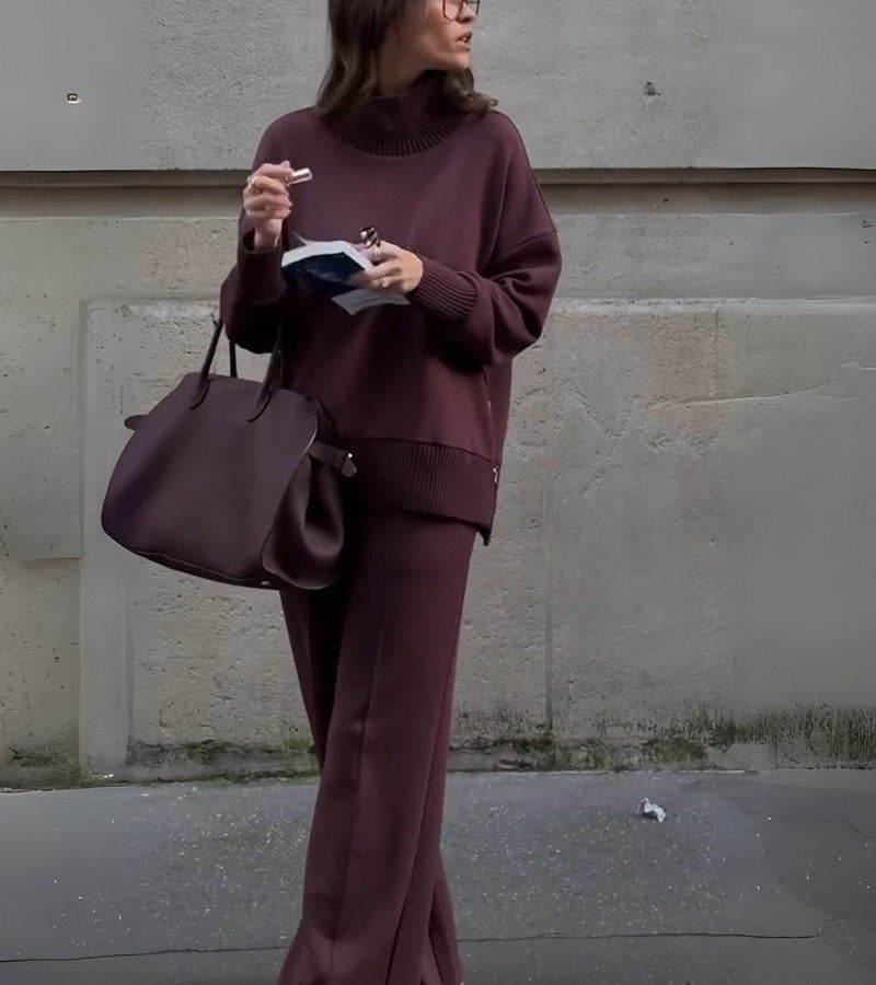 Conjunto feminino macio de gola alta e calça larga para conforto máximo no outono e inverno.