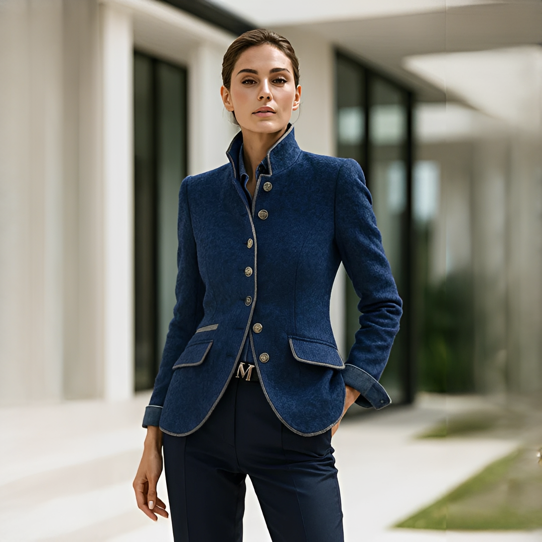 Cardigã feminino Valerie gola alta, elegante e casual. Peça chave da moda outono/inverno para versatilidade.