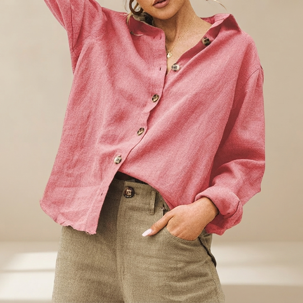 Camisa feminina casual com abotoamento e gola clássica. Blusa versátil para primavera e verão, moda com conforto.