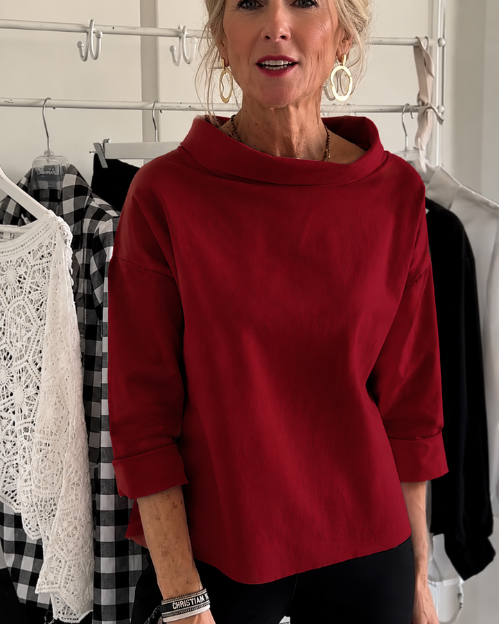 Blusa feminina de verão com decote colarinho. Peça solta, estilosa e super confortável para o dia a dia.