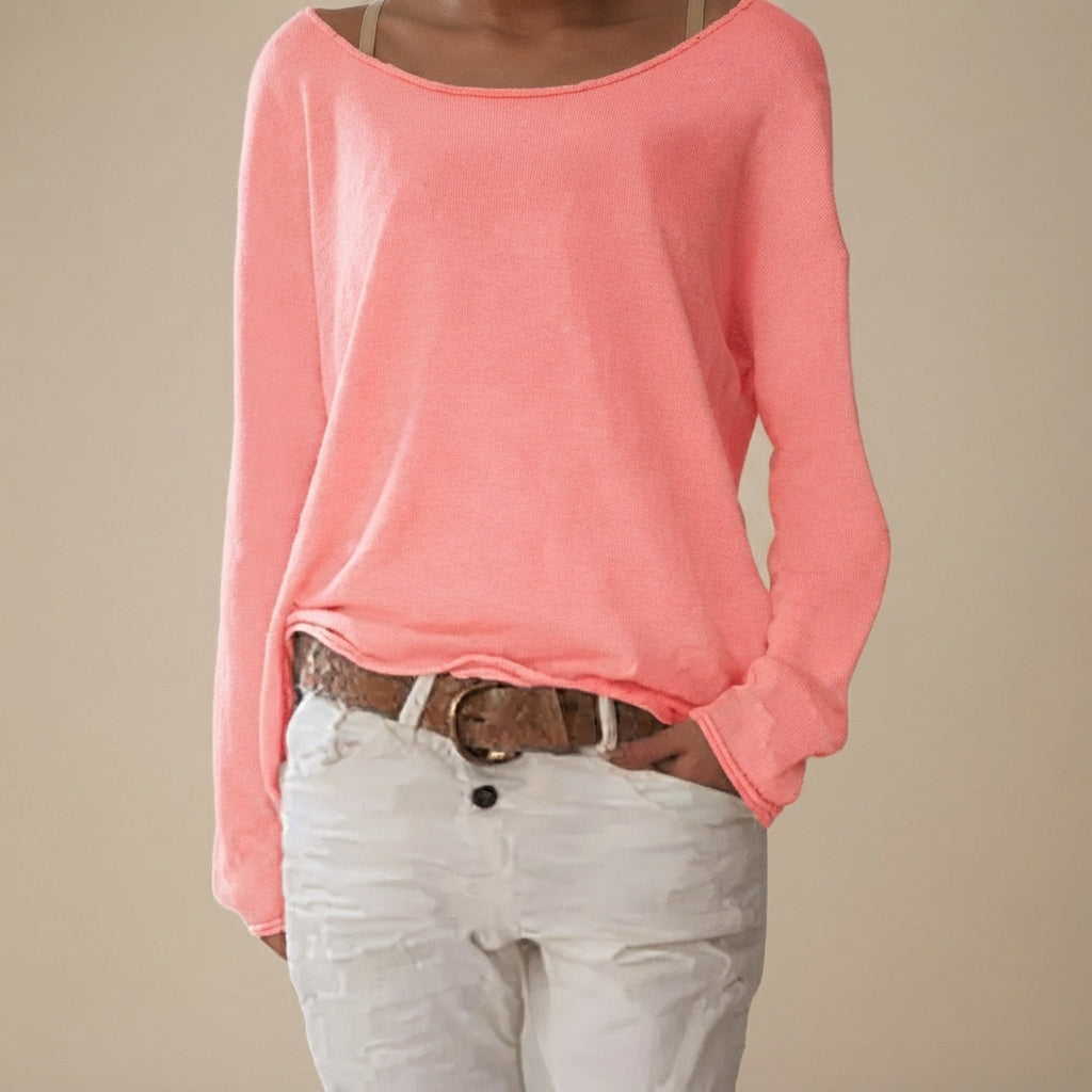 Tendência moda feminina: camisa de corte solto, manga comprida, estilo casual e elegante.