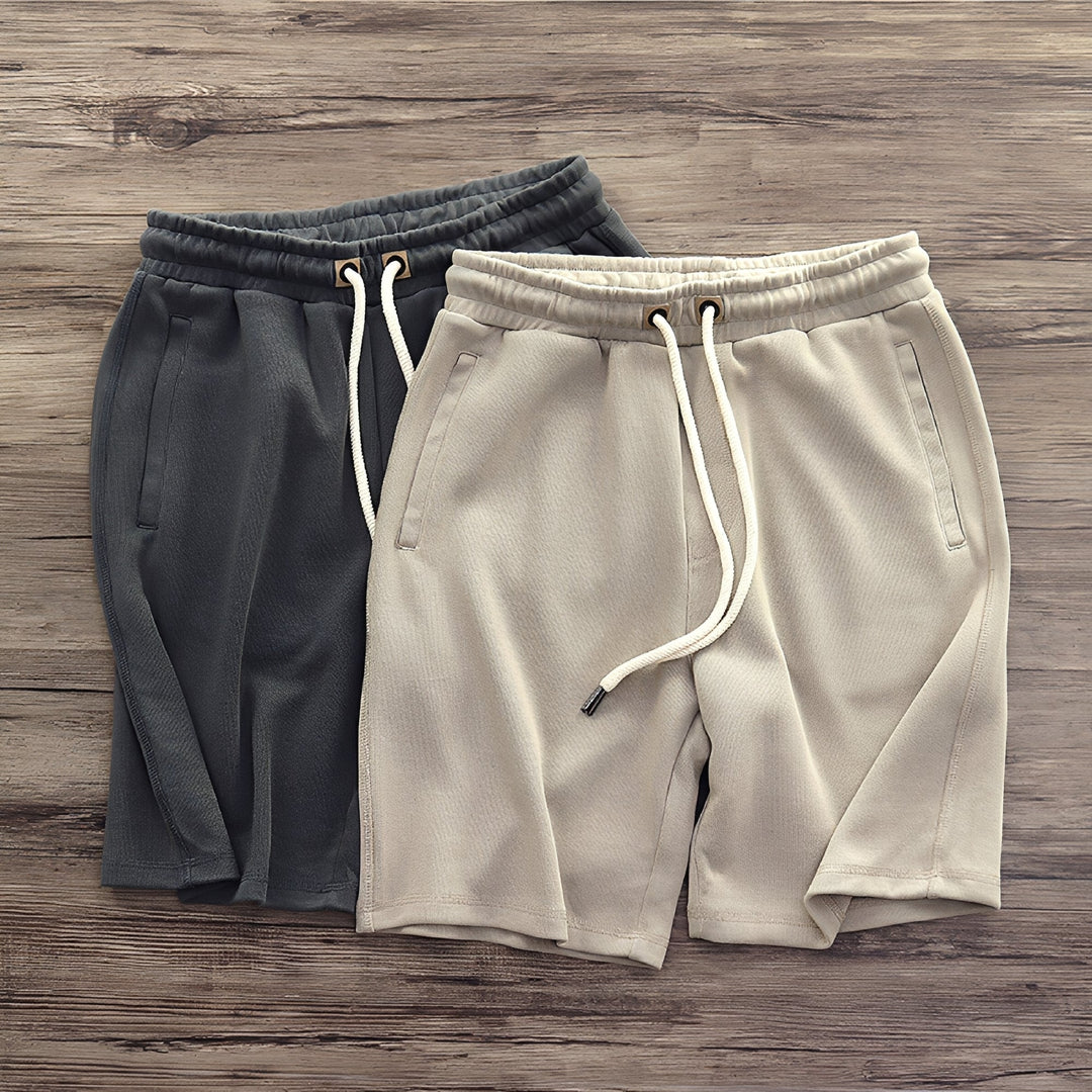 Shorts masculinos soltos e confortáveis, ideais para atividades de verão e estilo casual.