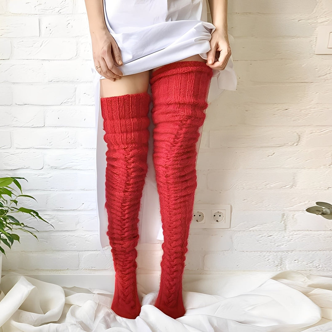Acessório feminino de inverno: meias longas e estilosas acima do joelho.