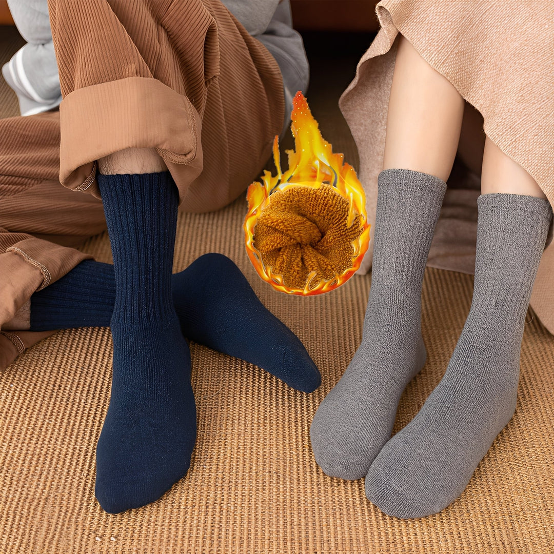 Meias casuais unissex Carmella para inverno, quentes e aconchegantes, oferecendo conforto superior e durabilidade para os pés.