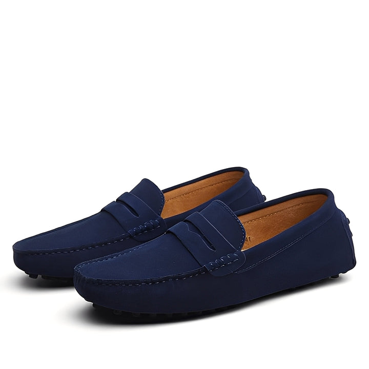 Mocassins masculinos modernos e elegantes, perfeitos para conforto diário e um estilo versátil, ideal para todos os dias.