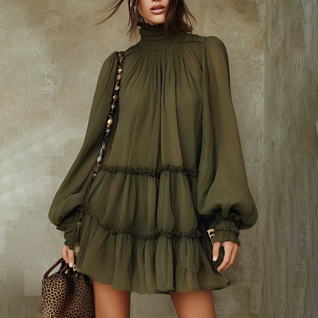 Vestido mini feminino estiloso com babados. Perfeito para o verão, uma roupa casual e elegante para mulher.