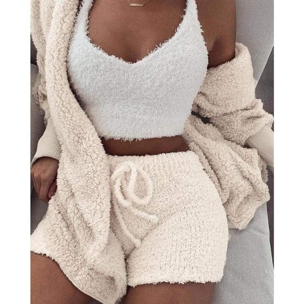 Conjunto feminino de malha aconchegante em 3 peças, ideal para conforto e estilo casual.