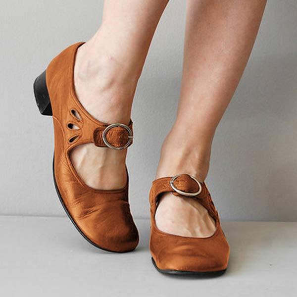 Sandálias casuais femininas com fivela ajustável, ideal para conforto elegante no verão.
