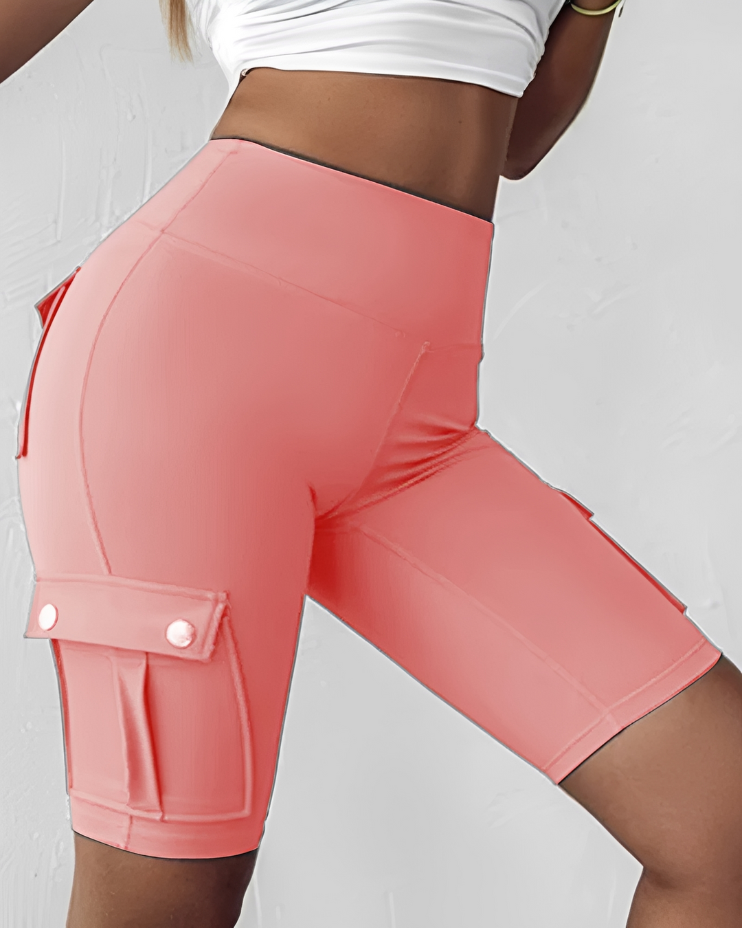 Short feminino de verão 2024, cintura alta e confortável. Versátil para looks casuais e moda praia feminina.