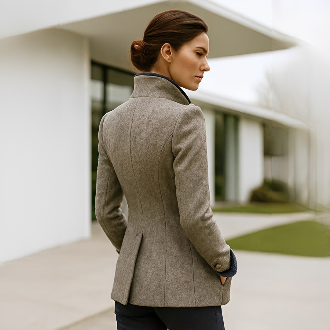 Cardigã de inverno feminino Valerie gola alta, ideal para sobreposição quente e estilosa em dias frios.