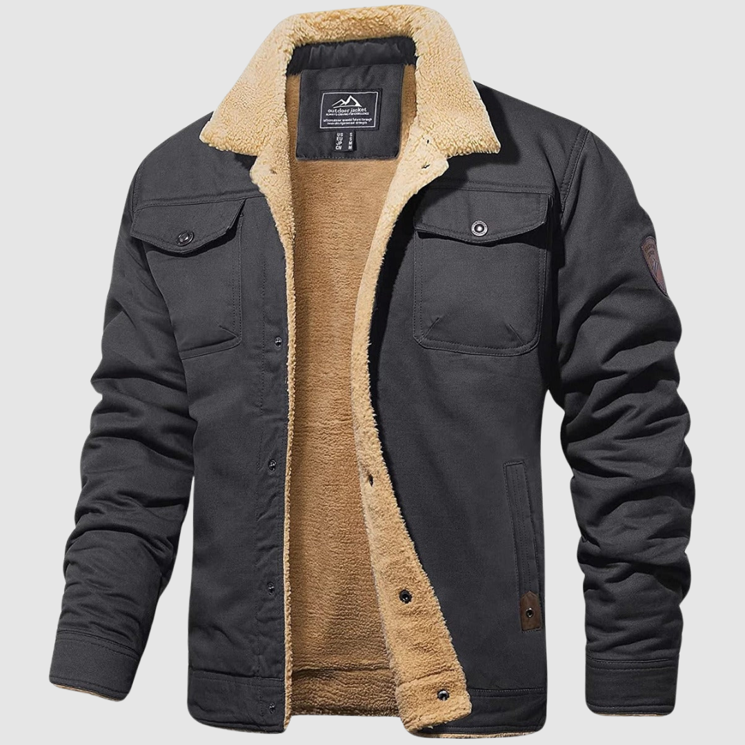 Detalhe da jaqueta bomber masculina verde, tecido resistente e acabamento premium. Um casaco estiloso para o inverno.