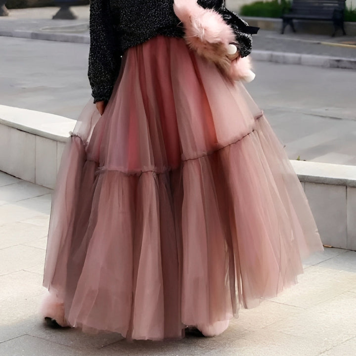 Saia feminina de verão com babados e cós elástico, elegante e confortável para o dia a dia.