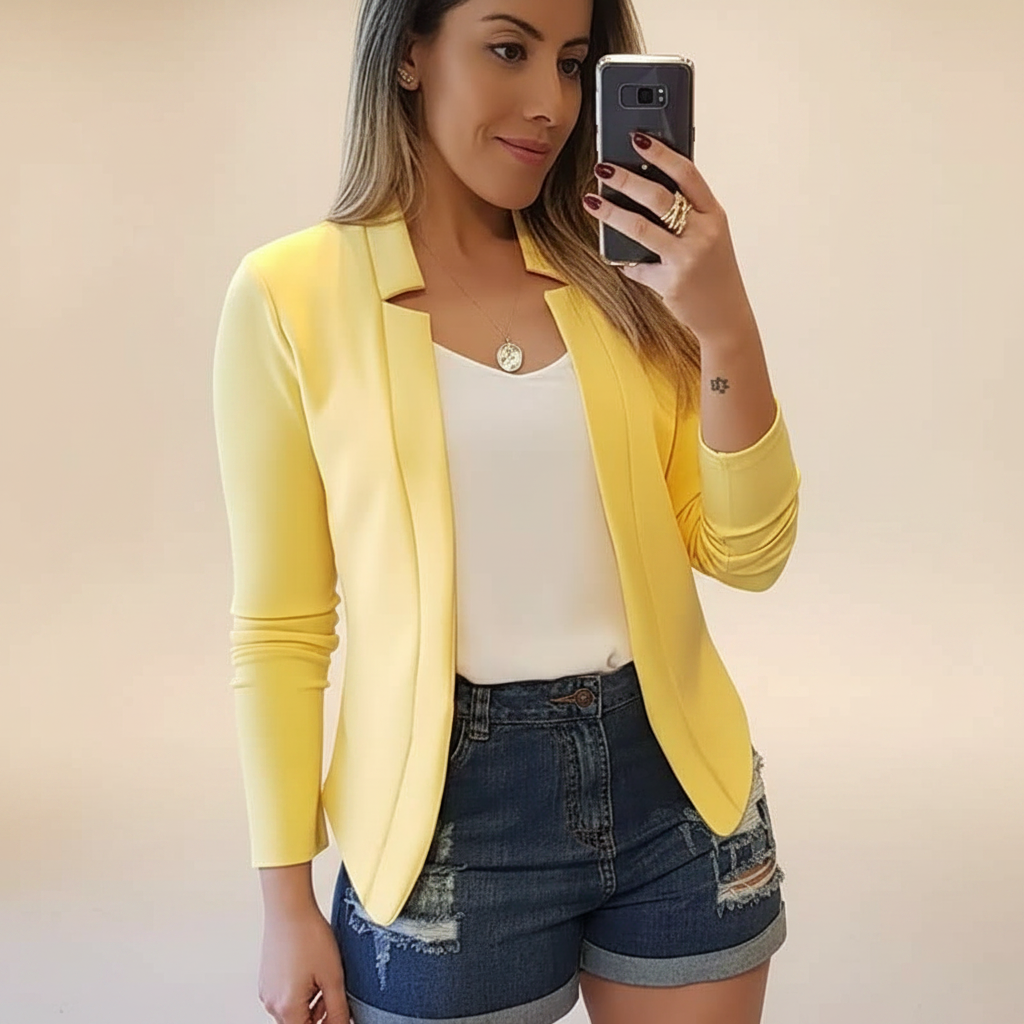 Blazer feminino elegante tamanhos grandes, oferecendo estilo e conforto. Casaco chique versátil para moda formal e casual.