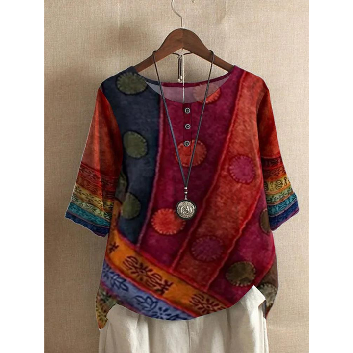 Blusa feminina boêmia Valarie, colorida patchwork solta, manga curta. Perfeita para um estilo casual de verão.