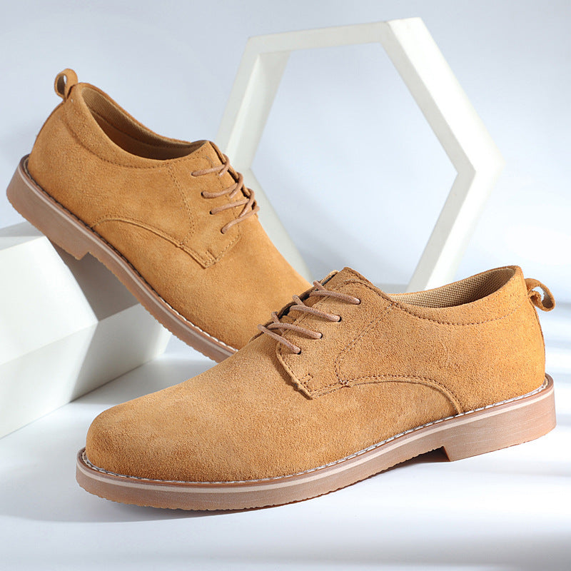 Calçado formal masculino elegante, sapatos sociais de cano baixo para negócios e moda casual sofisticada.
