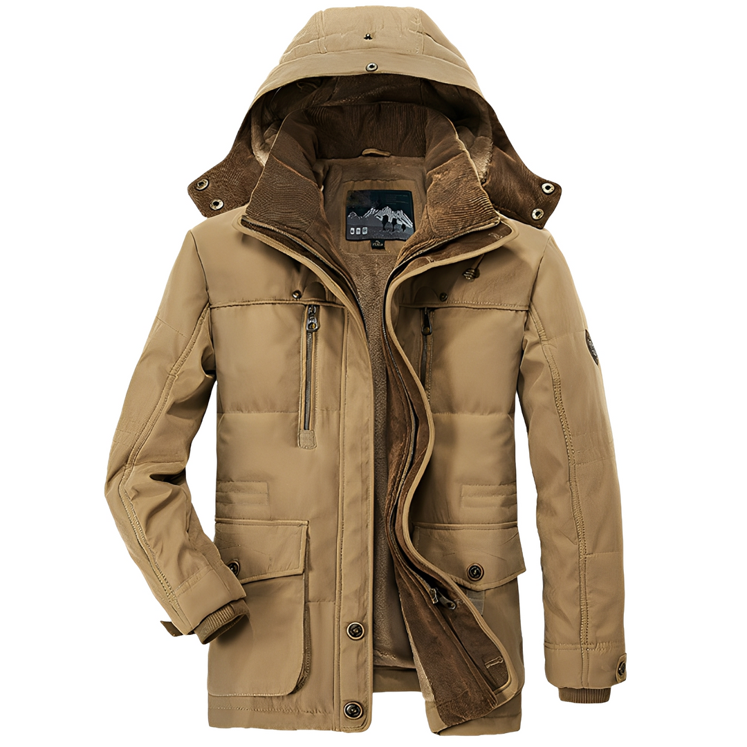 Sobretudo masculino elegante de inverno. Casaco grosso e quente de moda masculina.