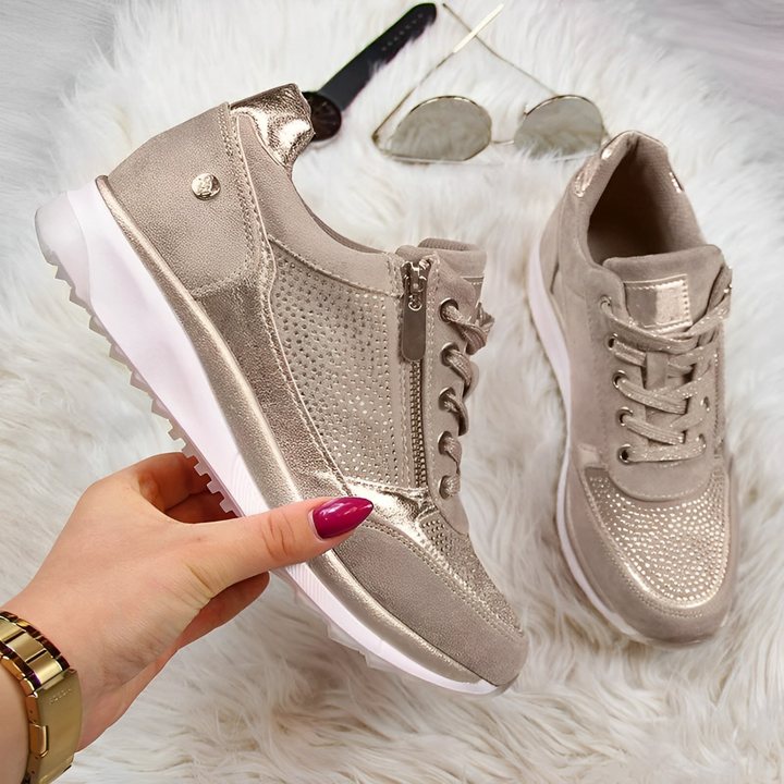 Tênis slip-on feminino Pro, leve e com fecho para conforto e frescor em dias de verão.
