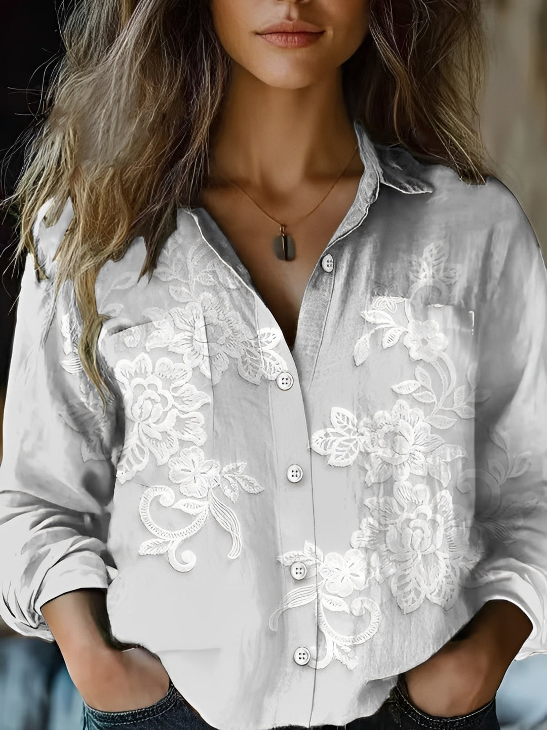 Moda feminina: blusa colorida de manga longa para um look casual diário. Estilo e conforto para qualquer ocasião.