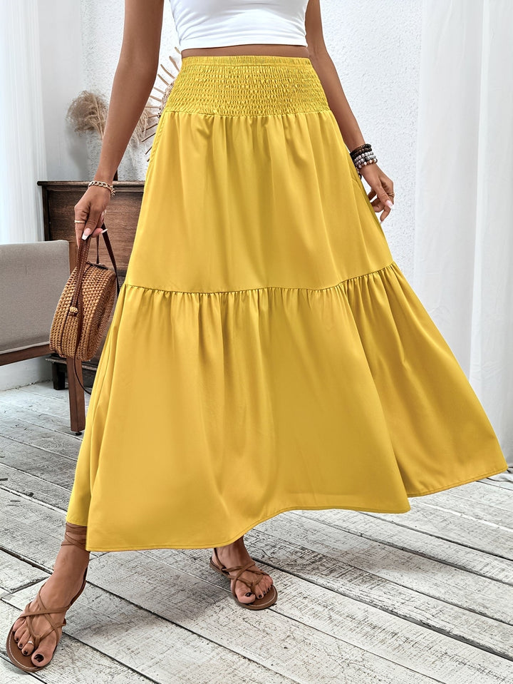 Saia feminina floral estilosa para verão, perfeita para moda casual e estampas vibrantes.