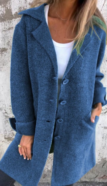 Jaqueta feminina elegante e versátil, com design moderno, lapelas e fecho de botões. Ideal para moda casual.